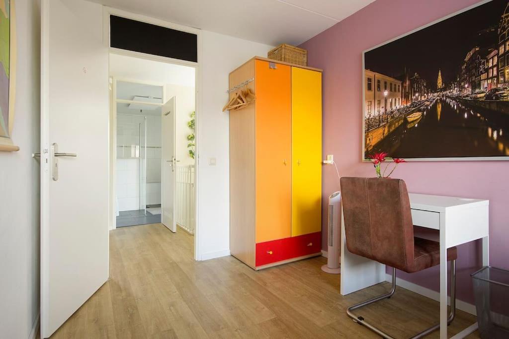 Alloggio in famiglia Johan's With Roofterrace And Cheap Parking - Since 2014 Amsterdam